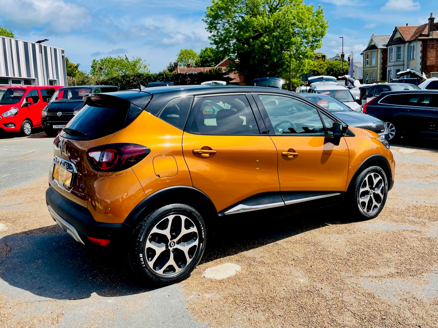 Car For Sale Renault Captur - HW18LRA Sixers Group Image #2