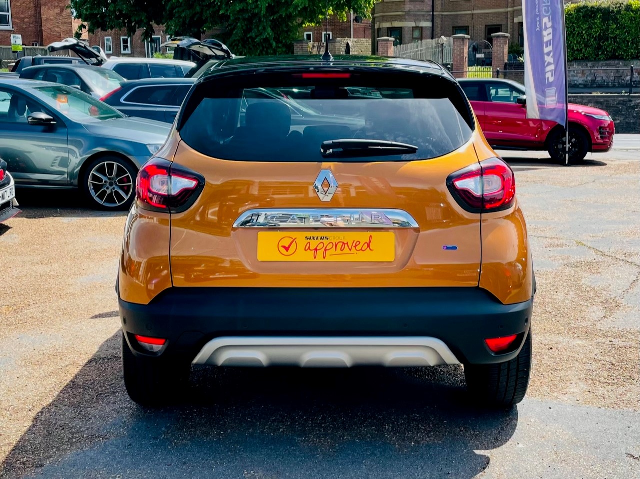 Car For Sale Renault Captur - HW18LRA Sixers Group Image #3