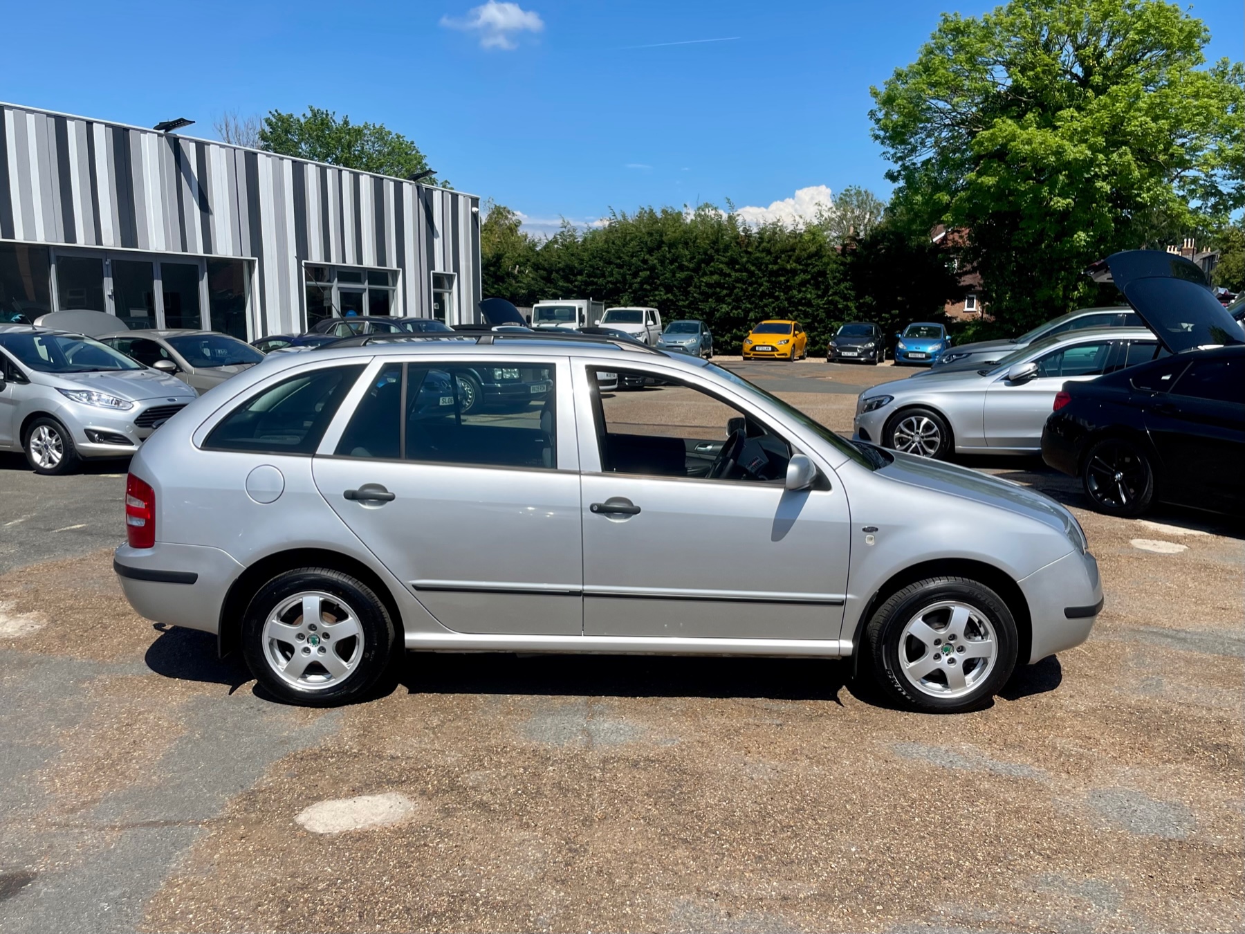 Car For Sale Skoda Fabia - HW04EJE Sixers Group Image #1