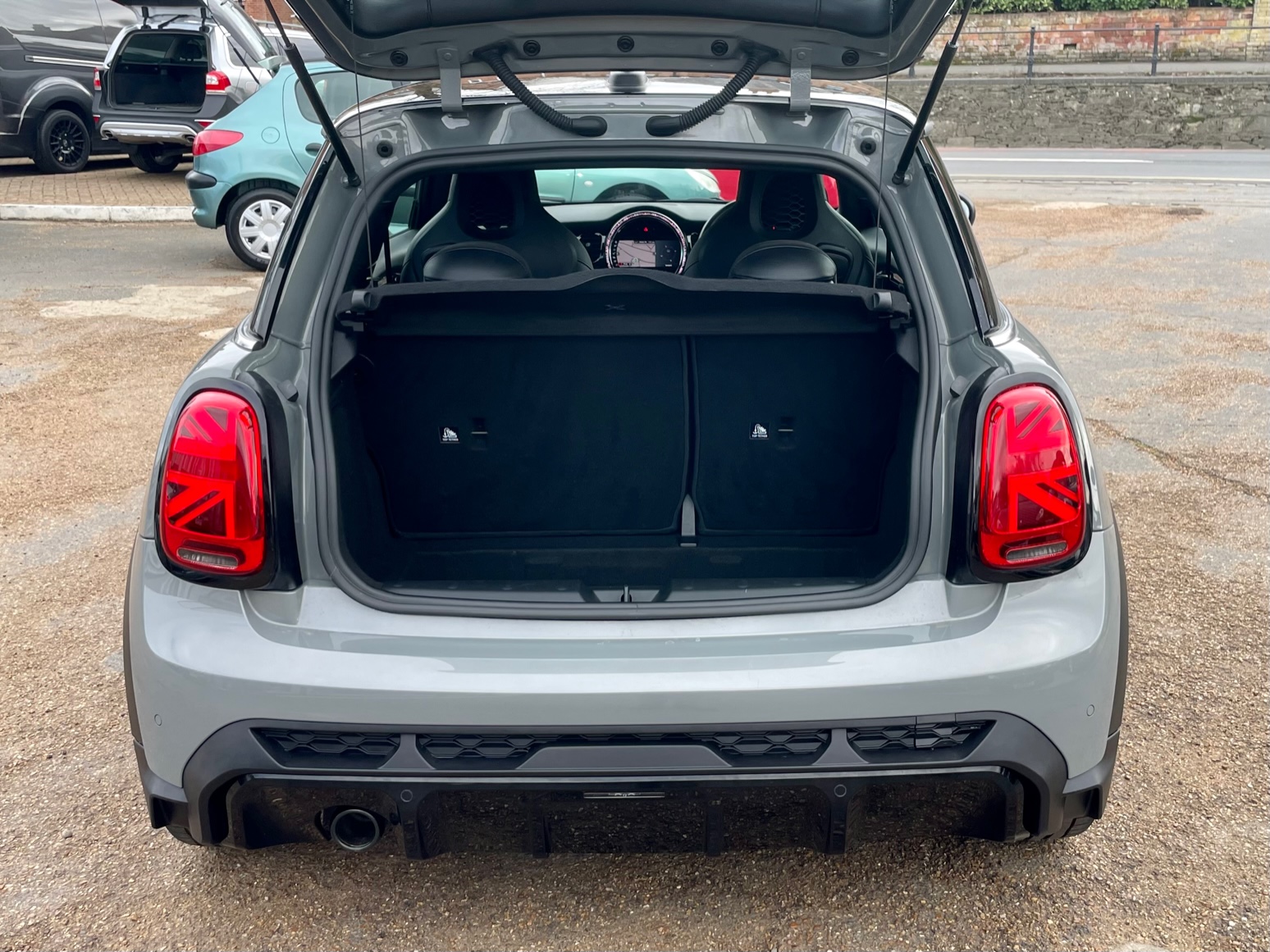 Car For Sale Mini Cooper S - YF71BDY Sixers Group Image #9