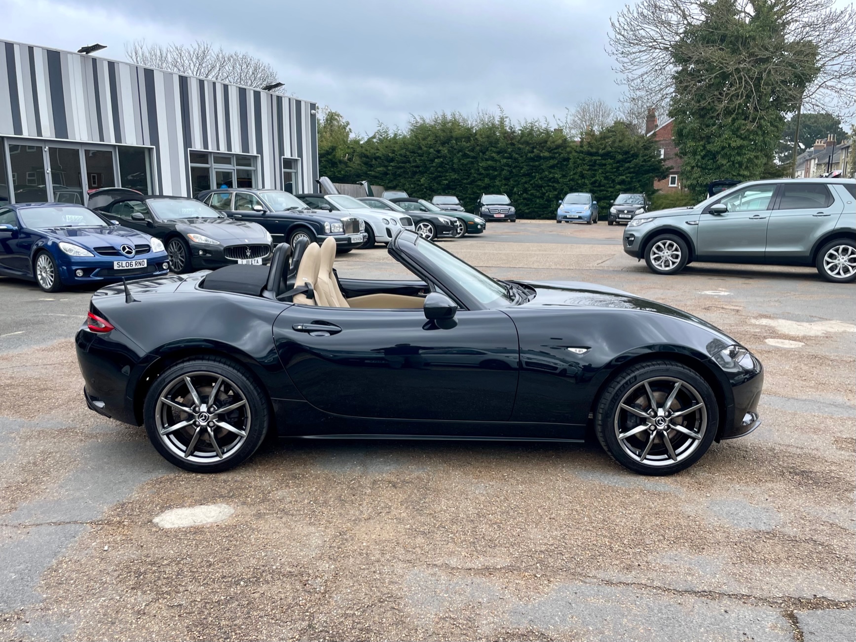 Car For Sale Mazda MX 5 - LT16XOK Sixers Group Image #1