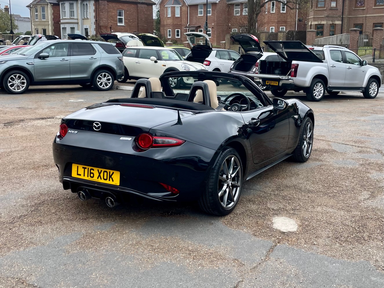 Car For Sale Mazda MX 5 - LT16XOK Sixers Group Image #2
