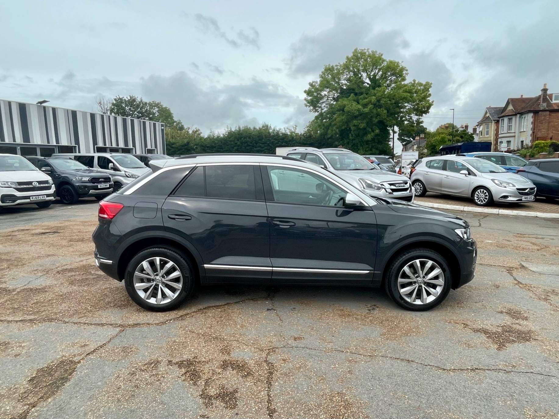 Car For Sale Volkswagen T-ROC - HW20OCN Sixers Group Image #1