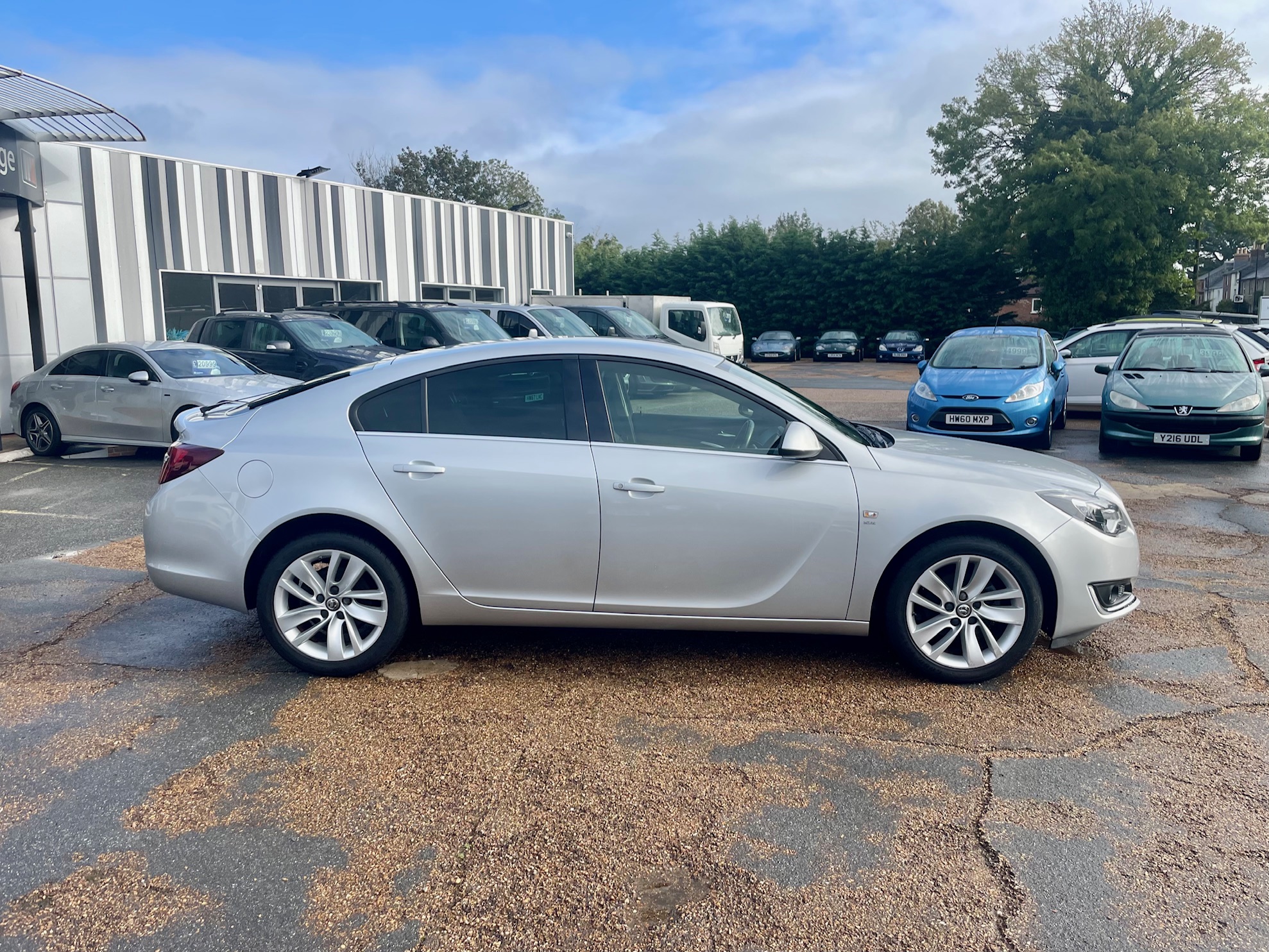 Car For Sale Vauxhall Insignia - DL16XBC Sixers Group Image #1