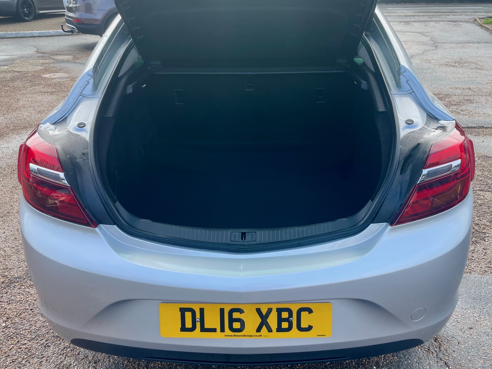 Car For Sale Vauxhall Insignia - DL16XBC Sixers Group Image #10