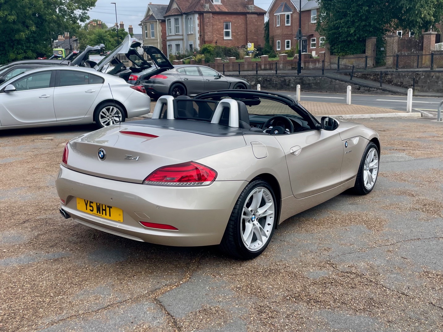 Car For Sale BMW Z4 - Y5WHT Sixers Group Image #2