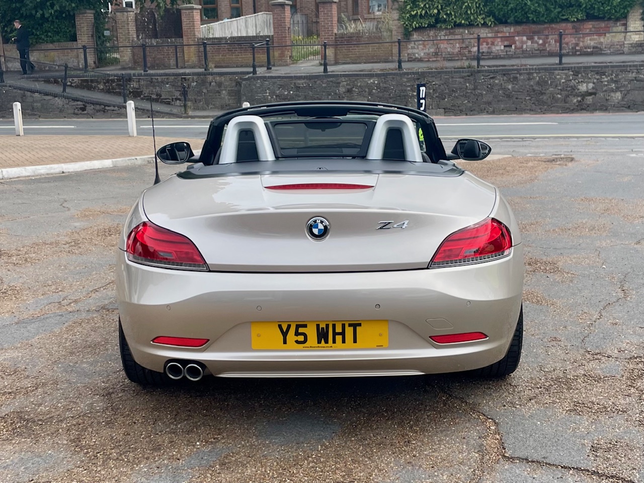 Car For Sale BMW Z4 - Y5WHT Sixers Group Image #3