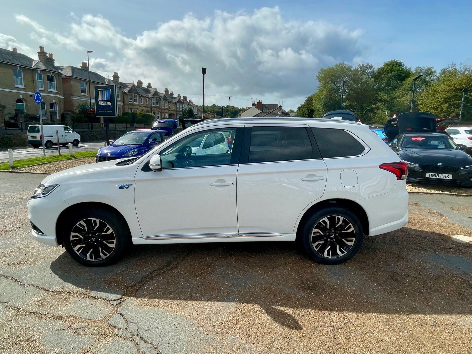 Car For Sale Mitsubishi Outlander - DX16UJG Sixers Group Image #5
