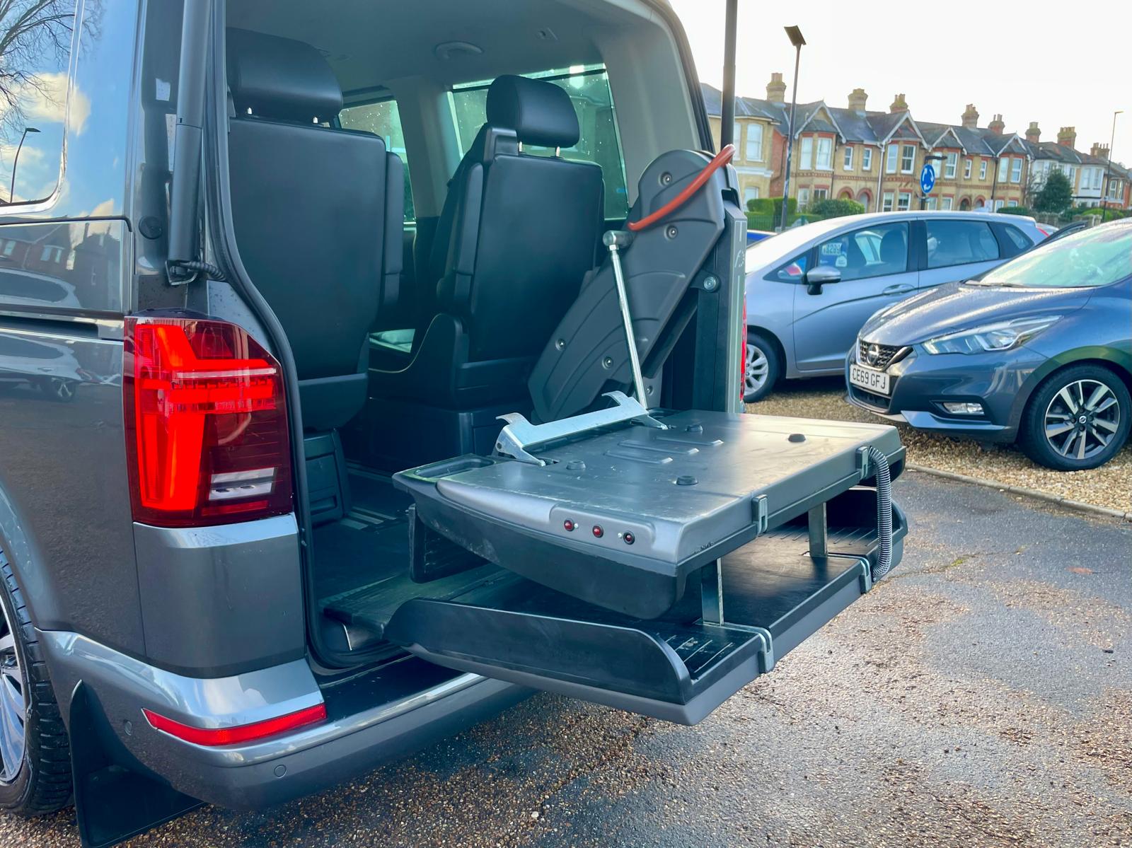 Car For Sale Volkswagen Caravelle - HW21SHZ Sixers Group Image #12